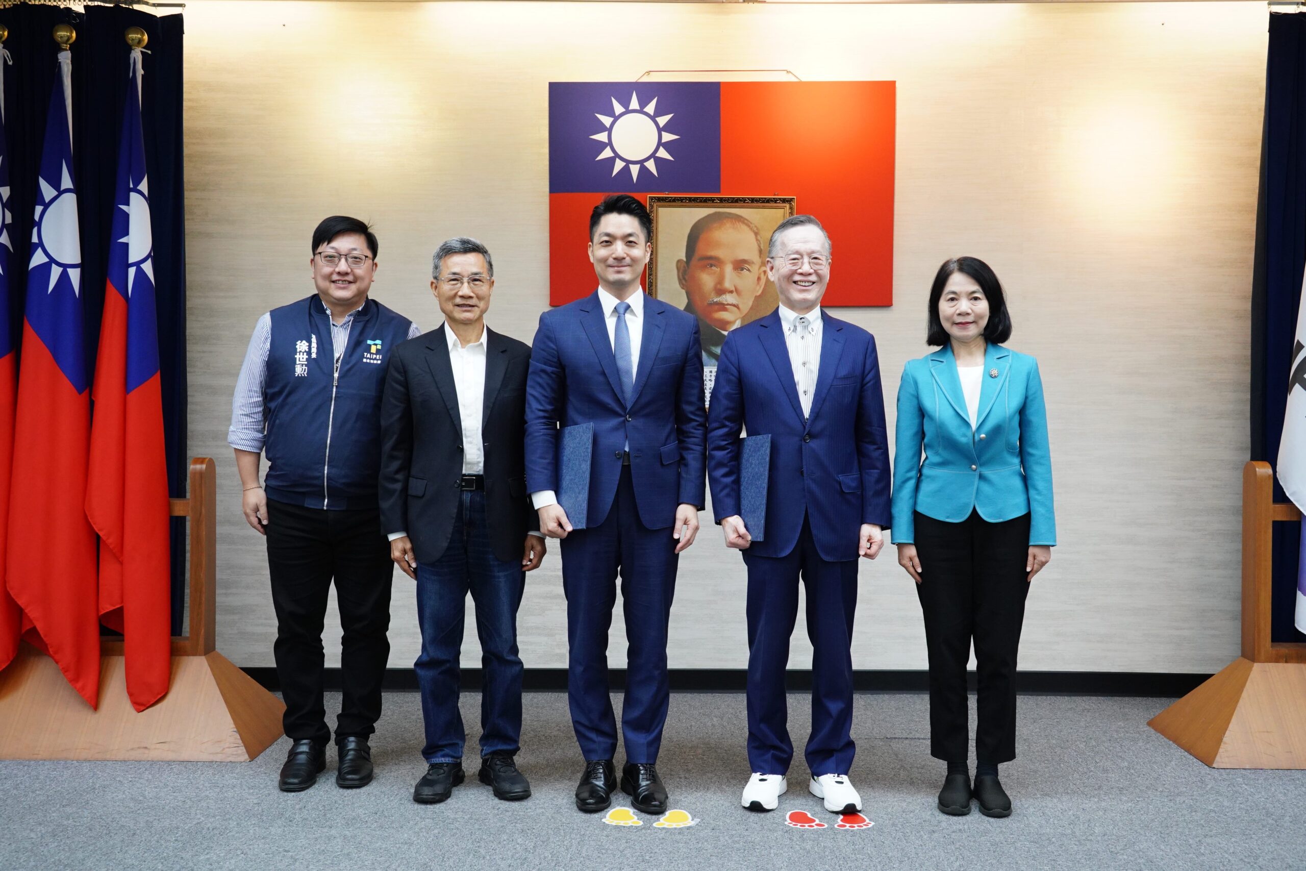 北市府今(22)日簽署「公部門永續發展倡議」,宣示推動淨零行動及永續發展的決心