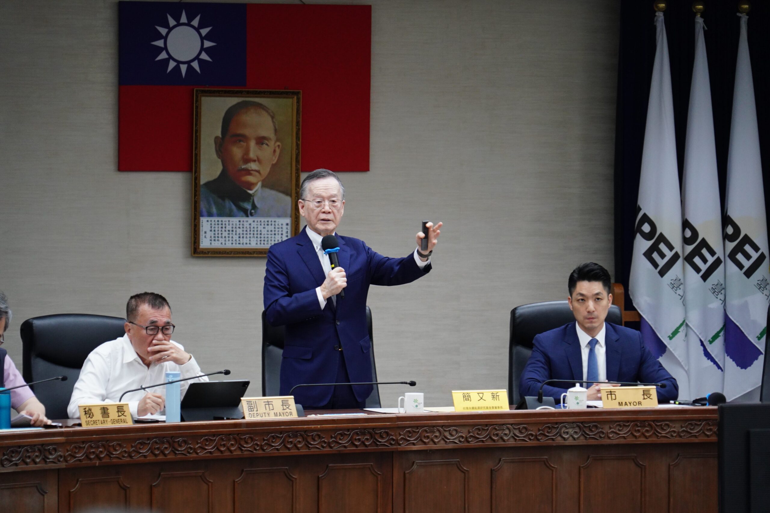 台灣永續能源研究基金會董事長簡又新